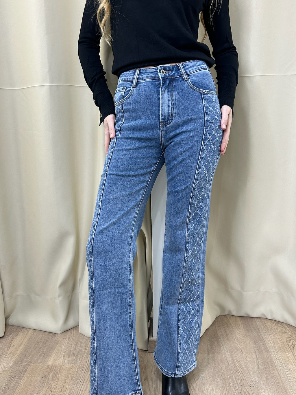 Jean avec strass sur coté