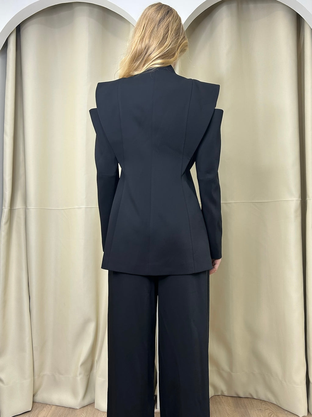 Tenue Tailleur Coupé