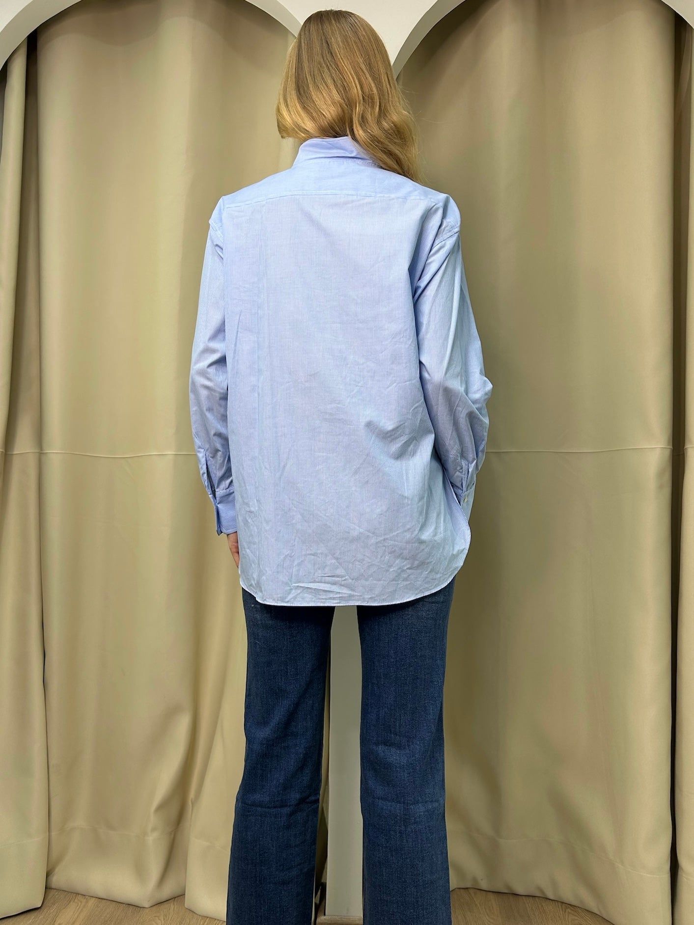 Chemise Bleu avec Details au Col