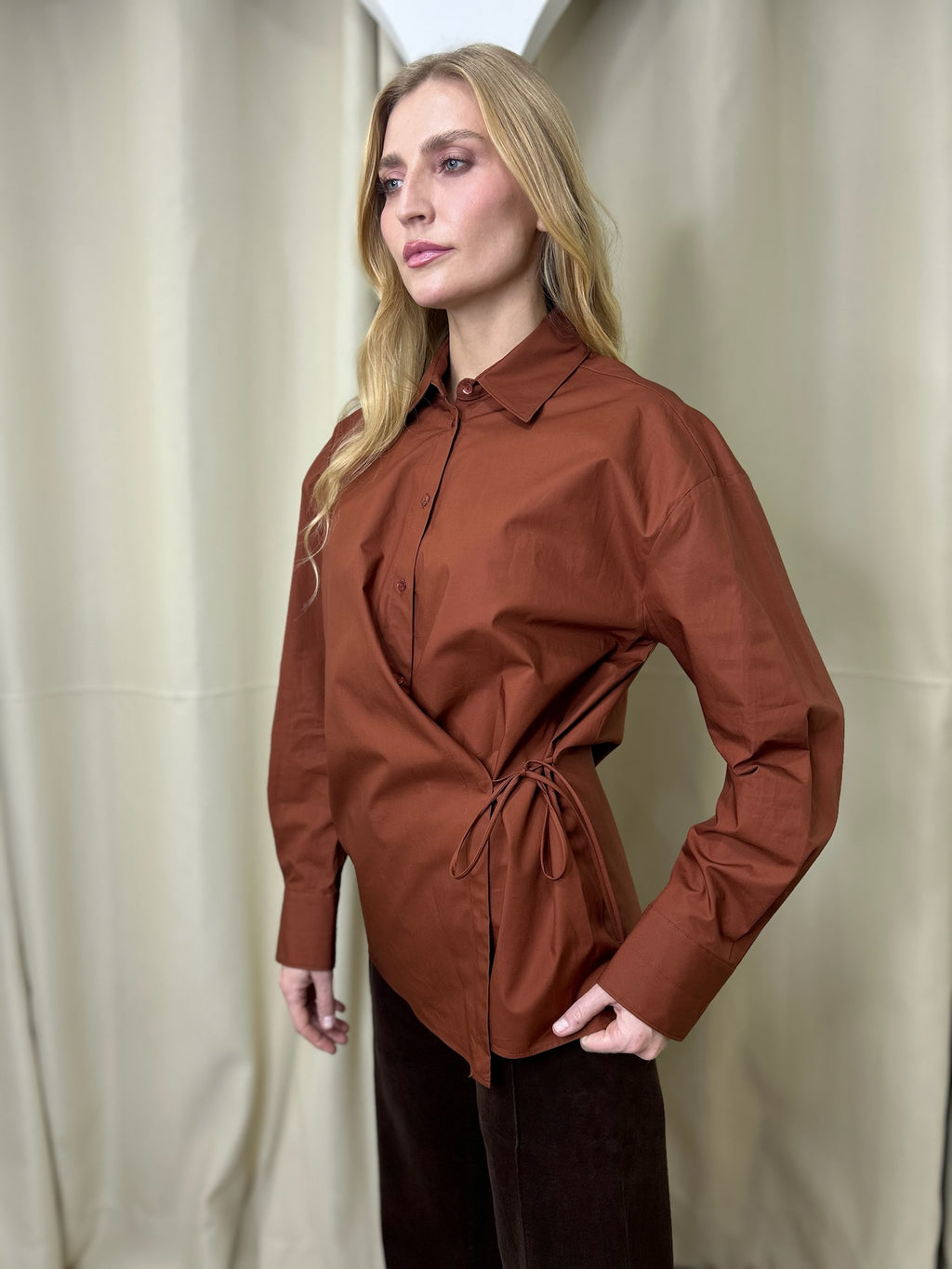Chemise Marron details