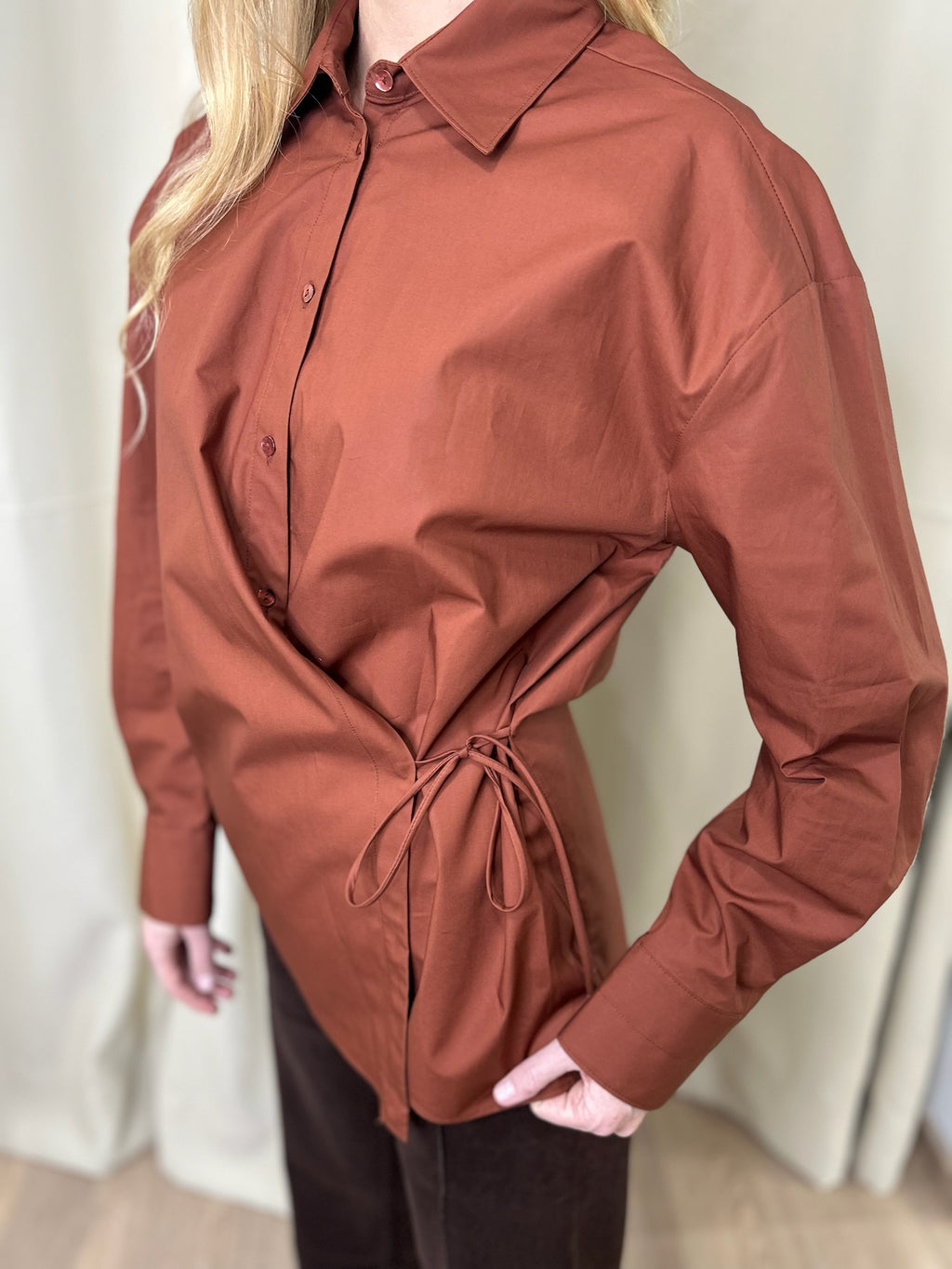 Chemise Marron details